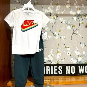 Nike infant set